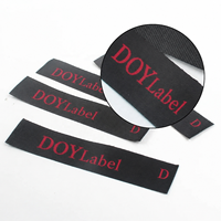 Étiquettes de taille de vêtements en satin noir avec logo de marque imprimé sur mesure avec bordure tissée