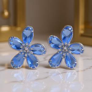 Orecchini a perno romantici a forma di fiore da donna, in argento 925 placcato rodio, con strass di cristallo blu, gioielli da festa con incastonatura a castone - Product Image 2