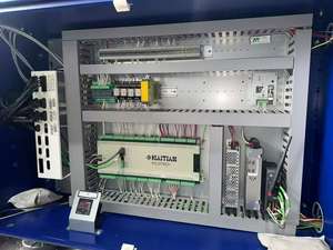 Machine de moulage par injection d'occasion comme neuve, 380 tonnes, avec moteur servo PLC horizontal de troisième génération d'origine haïtienne et vis. - Product Image 5