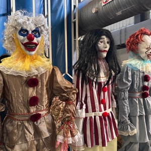 Décoration d'Halloween en métal, Clown d'horreur statique, Taille réelle, Effet fantôme effrayant, pour Maison hantée et Parc à thème, Étanche - Product Image 5