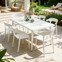 Chaises de salle à manger en plastique classiques colorées pour l'extérieur, empilables, vente en gros, prix bas, grande quantité disponible
