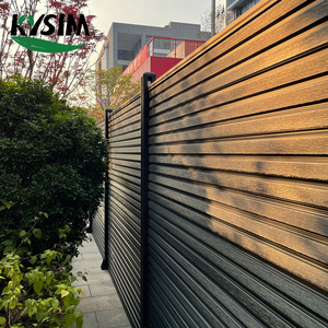 Clôture composite résistante au vent 6*6 pieds, cadre en aluminium, matériau composite bois-plastique, panneau de clôture WPC - Product Image 1