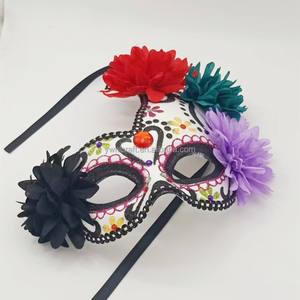 Máscara Veneciana de Media Cara para Halloween con Flores Pintadas a Mano, Máscara de Calavera con Flores de Azúcar del Día de los Muertos Mexicano - Product Image 5