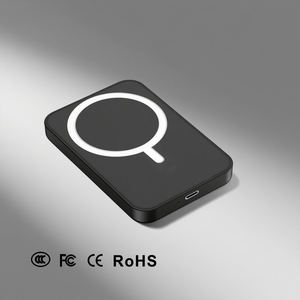 Batterie externe ultra-mince sans fil magnétique portable légère haute capacité 5W Type-C avec fonction d'alimentation mobile et câble au design compact - Product Image 5