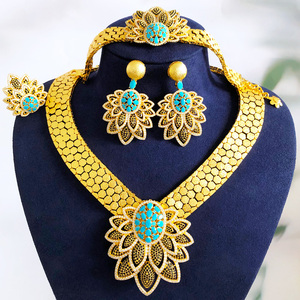 T379B Dubai & Arab <span class=keywords><strong>Saudi</strong></span> <span class=keywords><strong>Set</strong></span> Perhiasan Bola Zirkon Kubik Model Tetesan Air Berlapis Emas Tembaga untuk Wanita untuk Pesta Pertunangan - Product Image 1
