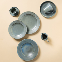 Service de vaisselle en céramique de porcelaine vert sauge à texture circulaire artisanale moderne P&T pour restaurant HoReCa