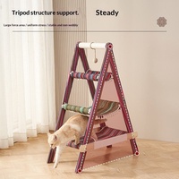 Arbre à chat stable en bois, structure en A, avec hamac à pompons de style ethnique et poteau à gratter en sisal pour chats