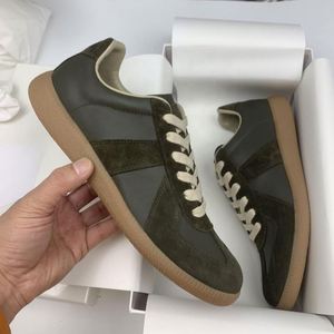 รองเท้าแบรนด์เนม ดีไซน์เนอร์คุณภาพ หนังแท้ รองเท้าลำลองแบบสวมสำหรับผู้ชายและผู้หญิง สไตล์สปอร์ตทันสมัย แบบผูกเชือก รองเท้าเดินสบาย - Product Image 5