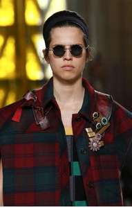 Gafas de Sol Redondas Vintage de Moda, Personalizadas con Logotipo, para Hombre y Mujer, Color Rojo y Azul, Pequeñas, con Protección UV400, Metálicas - Product Image 4