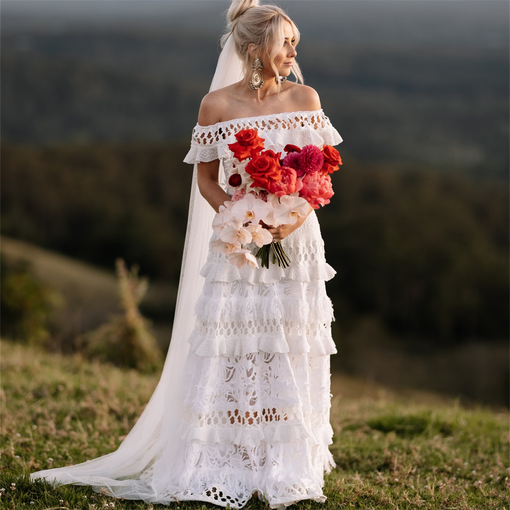 pearl dress Noelle Silver Sequin Pearl-Embellished Sweetheart Maxi Elegant Square Neck Ruched Color:Black Red Model:Yasmin this midi dress is