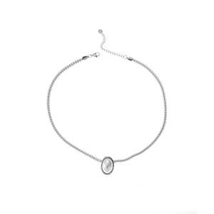 Collar con Colgante Elegante de Acero Inoxidable 316L con Baño de Oro PVD, Resistente y Sostenible, con Dije de Perla Ovalada - Product Image 1