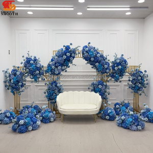 ชุดดอกกุหลาบสีแดงสวยหรู พร้อมใบไม้สีเขียว สำหรับตกแต่งงานแต่งงาน - Product Image 4