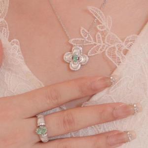 Collar con Colgante de Plata de Ley S925 con Diamante Azul Claro para Mujer, Diseño Exclusivo con Zirconia Azul Marino de Lujo como Piedra Principal - Product Image 5