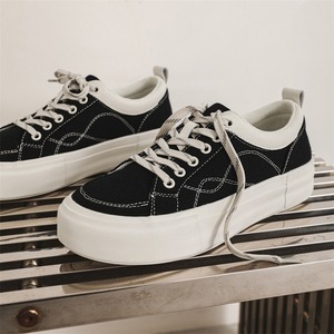 รองเท้าผ้าใบระบายอากาศสำหรับผู้ชายสุดเทรนดี้ รองเท้ากีฬาผู้ชายรุ่นลิมิเต็ดอิดิชั่น ฤดูใบไม้ผลิ 2025 รองเท้าผ้าใบพื้นหนา - Product Image 3