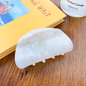 للبيع بالجملة أداة تصفيف الشعر من الأكريليك الأبيض وكبير المشبك ، ساحرة بلون واحد ، صغيرة الحجم ، مشابك الشعر ، أداة تصفيف الشعر - Product Image 4