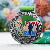 Médailles de course personnalisées 5 km, médailles de sport en métal émaillé plaqué argent 3D, médailles de finisseur ajourées pour course amusante