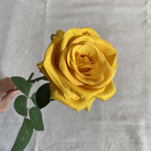 Rosa Artificiale a Stelo Singolo in Colori Nude, Fiori di Seta per Decorazioni Matrimoniali - Product Image 4