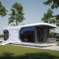 Capsule spatiale préfabriquée avec murs en verre panoramiques pour projets de villégiature dans le désert et de retraite pour l'observation des étoiles
