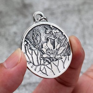 Vintage Stainless Steel Pendant Necklace With Woman And <b>Flowers</b> Themed Design For Gift And Clothing Matching - Product Image 2