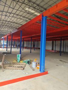 Plataforma de almacenamiento industrial de servicio pesado personalizada, sistema de entresuelo, escalera de acero, protección contra la corrosión, estantes con recubrimiento en polvo - Product Image 3