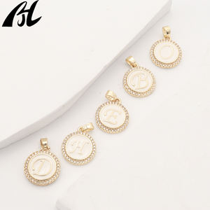 All'ingrosso bianco iniziale <span class=keywords><strong>14K</strong></span> elettrolitica collane in acciaio inossidabile alla moda 26 lettere ciondolo alfabeto con catena a maglie - Product Image 4