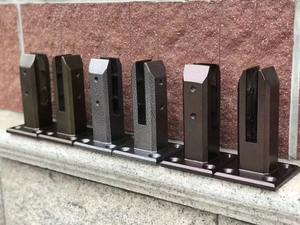 BNS Moderne Quadratische Edelstahl-Glaszaunhalterungen Verstellbare Glasstützen Hochglanzpoliert Spiegelglanz-Finish für Schwimmbad-Treppen - Product Image 5