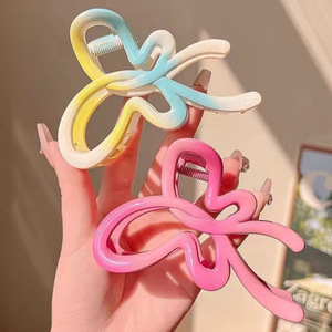 Barrette à <span class=keywords><strong>cheveux</strong></span> pour <span class=keywords><strong>femme</strong></span>, nouvelle collection 2025, couleur dégradée, barrette à <span class=keywords><strong>cheveux</strong></span> surdimensionnée de haute qualité, barrette à <span class=keywords><strong>cheveux</strong></span> de style requin, accessoire pour <span class=keywords><strong>cheveux</strong></span>, barrette à <span class=keywords><strong>cheveux</strong></span> élégante - Product Image 3