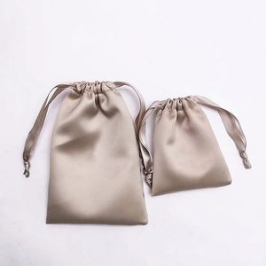 Sac à cordon personnalisé en satin de soie noir, rose doré, rose, blanc, grand format, avec logo, pour cadeaux - Product Image 4