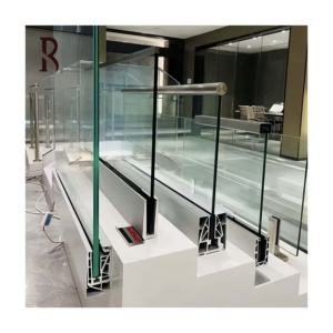 Système de <span class=keywords><strong>balustrade</strong></span> <span class=keywords><strong>en</strong></span> verre <span class=keywords><strong>en</strong></span> aluminium à canal <span class=keywords><strong>en</strong></span> U moderne américain, facile à installer, meilleur prix, <span class=keywords><strong>pour</strong></span> balcon extérieur, <span class=keywords><strong>terrasse</strong></span> - Product Image 1