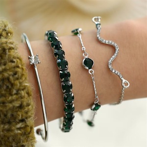 Set di 5 Bracciali da <span class=keywords><strong>Donna</strong></span> con Diamanti Verdi, Motivi a <span class=keywords><strong>Serpente</strong></span>, Cuore e Geometrici, Set di 4 Bracciali Elastici in Lega, <span class=keywords><strong>Bracciale</strong></span> a Polsino Regalo - Product Image 2