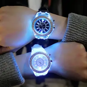 HA CONDOTTO LA Luce del Flash Luminoso Orologi Degli Uomini Delle Donne Delle Ragazze Dei Ragazzi Da Polso In Silicone Della Vigilanza del Rhinestone di Modo Orologio Bambini Bambini Relogio Saati