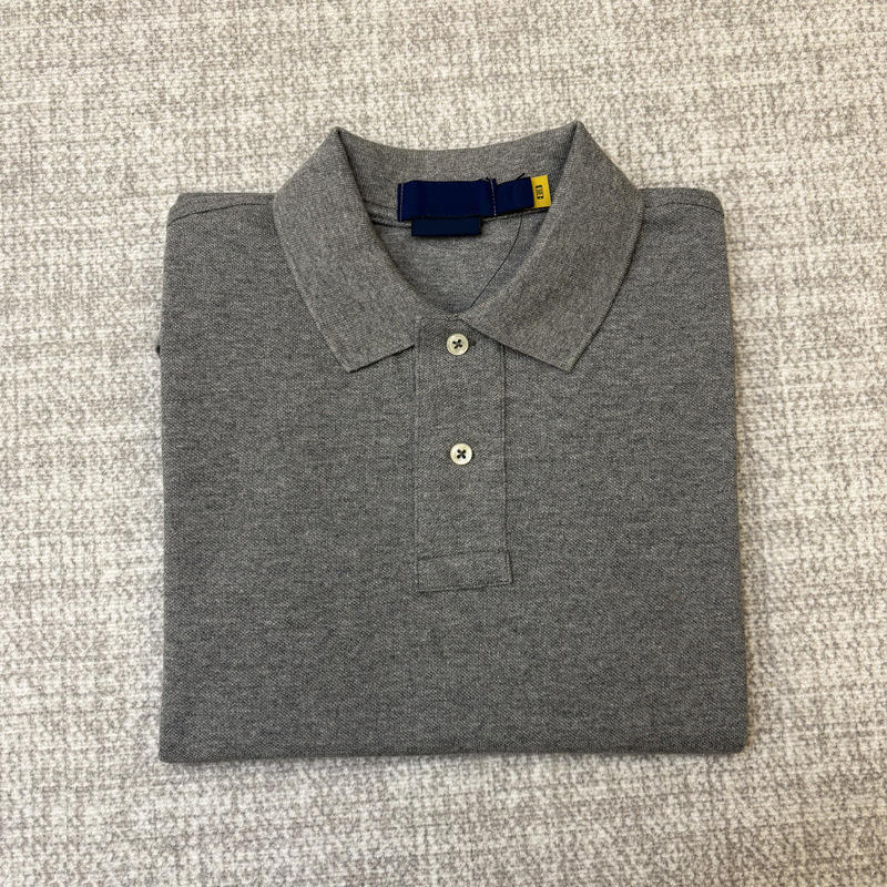 Dark gray-black pony