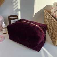 Sac à maquillage en velours matelassé diamant bordeaux OEM, doublure florale douce et rembourrée, fermeture éclair, grande capacité, étui à cosmétiques
