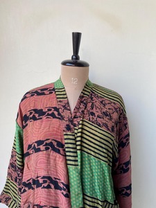 Robe Kimono en Soie Crêpe pour Femmes Col en V Fermeture à Ceinture Longueur Genou Tissu Respirant Doux Style Bohème Vintage Robe de Demoiselle d'Honneur - Product Image 3