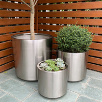 Jardinières en métal pour balcon, vente en gros, en acier inoxydable brossé, pots à fleurs thermolaqués, jardinières extérieures personnalisées, boîtes à plantes