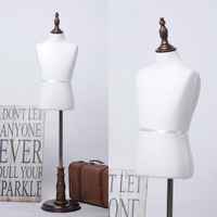 Mannequin enfant blanc demi-corps en tissu extensible pour présentation en magasin de vêtements, support de poupée
