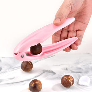 เครื่องปอกเปลือกเกาลัดสีชมพู ใบมีดสแตนเลส วัสดุ PP สำหรับปอกเกาลัด วอลนัท เฮเซลนัท - Product Image 3