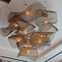 Lustre suspendu en verre pour hall d'hôtel BGST, grand luminaire d'escalier, design moderne et luxueux, blanc et or, sur mesure