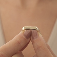 18 Karat vergoldeter minimalisti scher Siegelring aus Edelstahl 316L Personal isierter wasserdichter Siegelring Gravierter Siegelring für Frauen