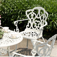 Chaise à bascule classique en aluminium moulé, motif vigne, design européen, avec poignée, pour usage extérieur, villa, cour, hôtel, entrepôt