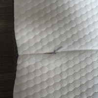 Oreiller cervical orthopédique en mousse à mémoire de forme OEKO-TEX avec logo personnalisé, forme ondulée et tissu pour une utilisation confortable au lit