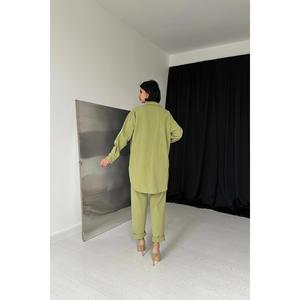 Conjunto de Camisa Verde y Pantalones con Botones a Presión para Mujer, Colección de Trajes al por Mayor - Product Image 1