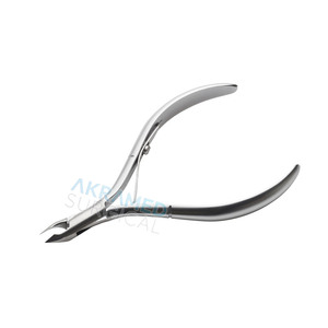 Outils de pédicure professionnels pince à cuticules pour ongles directe d'usine Logo Laser coupe-ongles fabriqué au Pakistan - Product Image 4