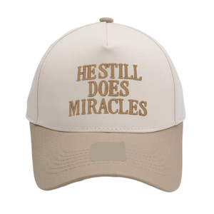 Cappellino Trucker a 6 Pannelli in PVC con Lettere Stereoscopiche Ricamate 'FOR HE STILL DOES MIRACLES' per Uso Casual Unisex - Product Image 5