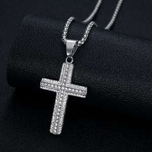 Collier avec pendentif croix <span class=keywords><strong>catholique</strong></span> hip-hop pour homme, bijoux religieux en acier inoxydable, cadeau chrétien imperméable et résistant au ternissement pour homme - Product Image 3