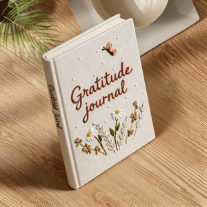 Diario della Gratitudine con Copertina in Tessuto Personalizzata, Quaderno con Ricamo Floreale e Farfalle per Mindfulness e Cura di Sé - Product Image 2