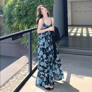 Robe d'été bleue à imprimé floral, mi-longue, sans manches, idéale pour les vacances à la plage, super féerique, pour les séances photo de voyage à <span class=keywords><strong>Sanya</strong></span> - Product Image 1