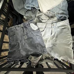 Pantalones Cortos <span class=keywords><strong>de</strong></span> Mezclilla Usados para Mujer, Estilo Mixto, Casuales, <span class=keywords><strong>de</strong></span> <span class=keywords><strong>Segunda</strong></span> <span class=keywords><strong>Mano</strong></span>, en Fardos - Product Image 3