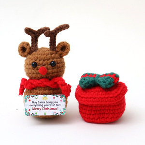 Poupées de Noël en laine au crochet personnalisées, jouets faits main à coudre et à tisser, cadeaux de Noël personnalisés pour bébés (Père Noël, Bonhomme de neige, Renne) - Product Image 5