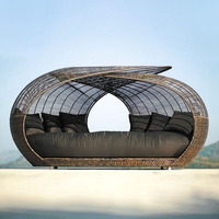 Lit d'extérieur au design unique Canapé en rotin pour hôtel Chaise en rotin pour villa de jardin Nid d'oiseau Lit rond créatif en rotin
